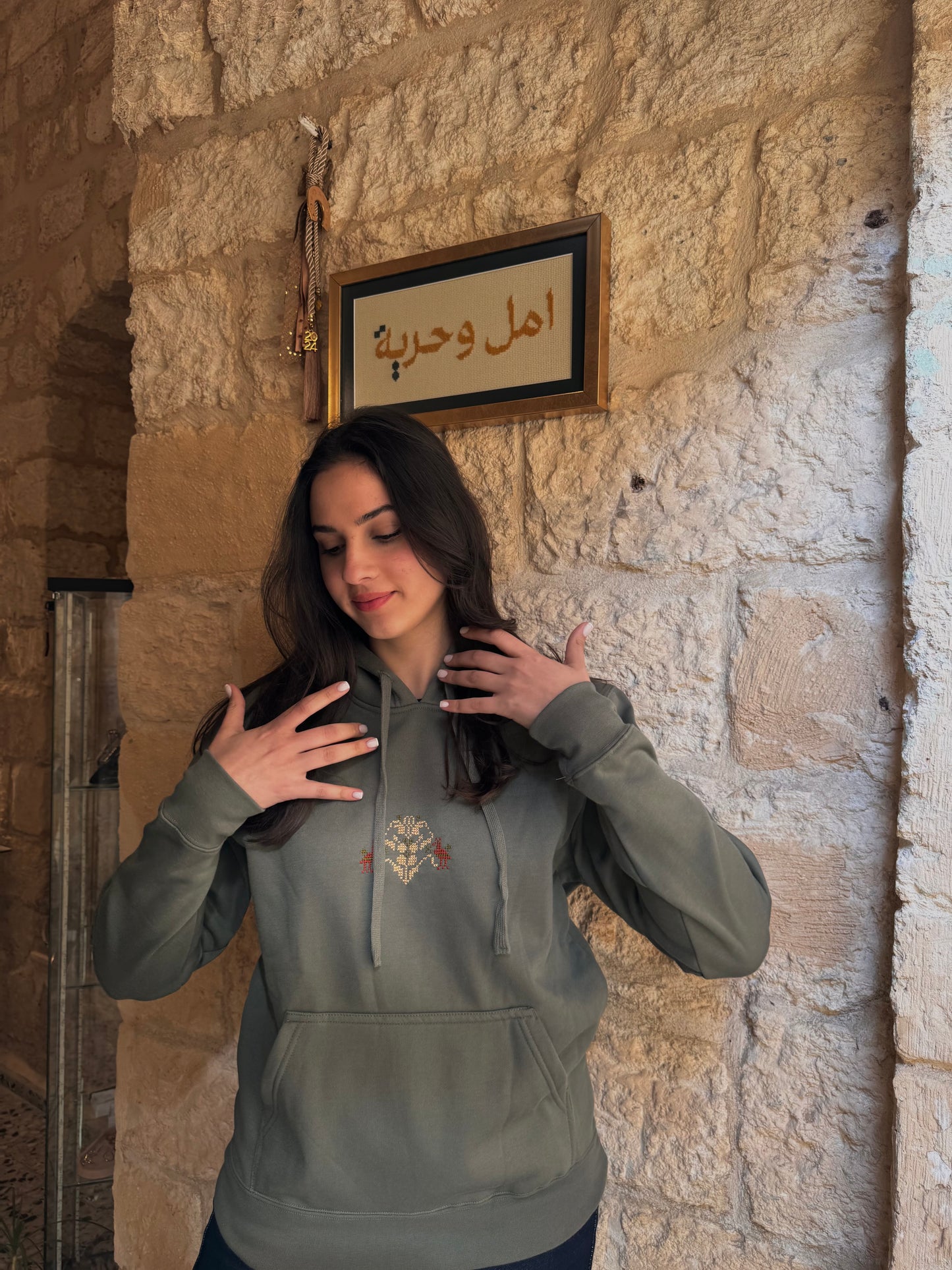 ورد وعصافير القدس