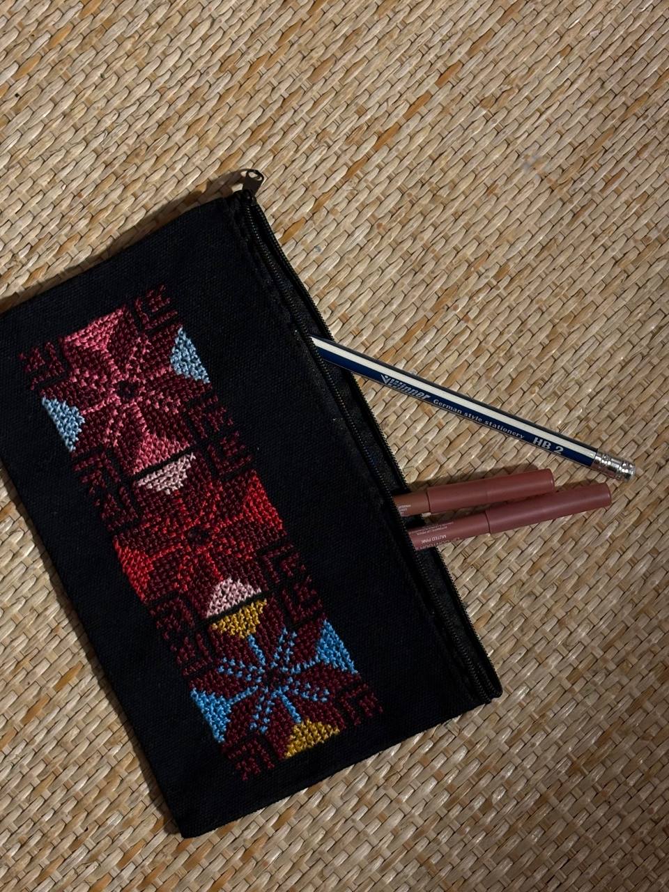 Pencil case “Gaza thobe pattern”