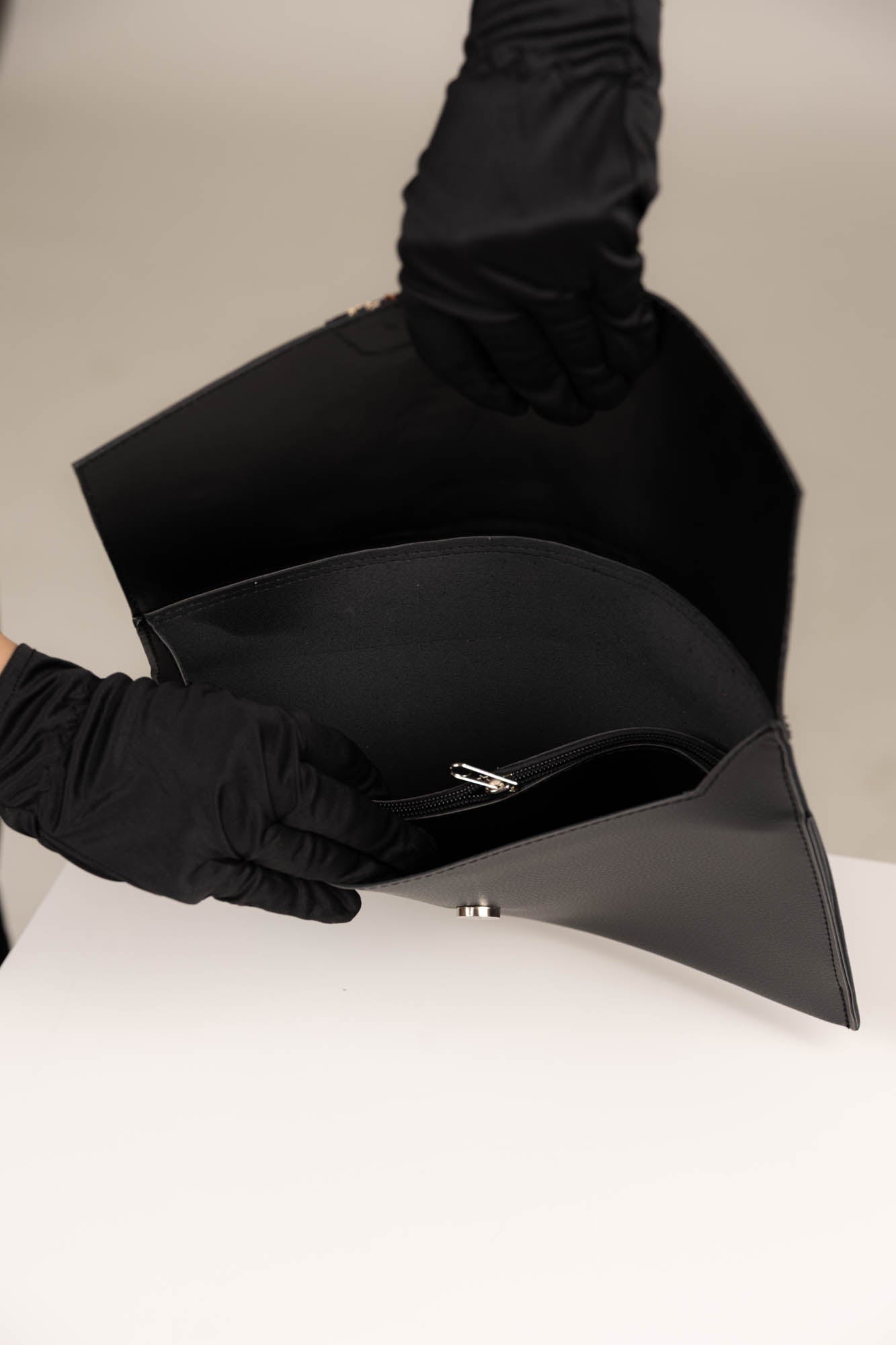 Julia Chic Threaded Clutch